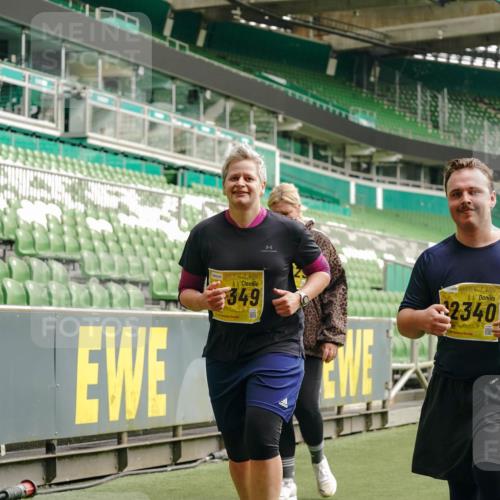 13.09.2026 - 21. swb-Marathon Bremen Michael Burmester http://msf.ph/oto/10427069 13.09.2026 10:50:41 Laufen im Stadion 10533, 10534, 10573, 10627, 10667, 10710, 11031, 11266, 11352, 11496, 11712, 11780, 11807, 12377, 12408, 12440, 12535, 10161, 10264, 10349, 10535, 10895, 10933, 10970, 11050, 11104, 11262, 11296, 11443, 11457, 11529, 11530, 11546, 11573, 11579, 11639, 11663, 11675, 11698, 11760, 12157, 12340, 12444 meine-sportfotos.de