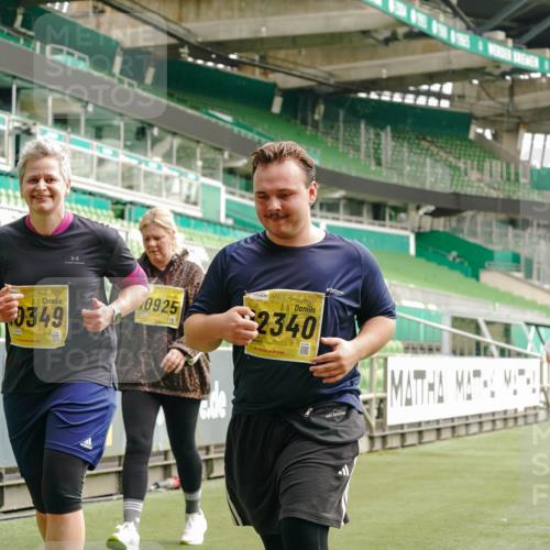 13.09.2026 - 21. swb-Marathon Bremen Michael Burmester http://msf.ph/oto/10427074 13.09.2026 10:50:42 Laufen im Stadion 10533, 10534, 10573, 10627, 10667, 10710, 11031, 11266, 11352, 11496, 11712, 11780, 11807, 12377, 12408, 12440, 12535, 10161, 10264, 10349, 10535, 10732, 10895, 10933, 10970, 11050, 11104, 11262, 11296, 11423, 11443, 11457, 11529, 11530, 11546, 11573, 11579, 11639, 11663, 11675, 11698, 11760, 12157, 12340, 12444, 12472 meine-sportfotos.de