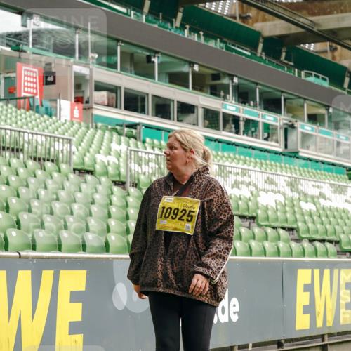 13.09.2026 - 21. swb-Marathon Bremen Michael Burmester http://msf.ph/oto/10427106 13.09.2026 10:50:44 Laufen im Stadion 10533, 10534, 10573, 10627, 10650, 10667, 10710, 11031, 11266, 11352, 11496, 11712, 11780, 11807, 12377, 12408, 12440, 12535, 10161, 10264, 10292, 10349, 10535, 10732, 10895, 10925, 10933, 10970, 11050, 11104, 11262, 11296, 11423, 11443, 11457, 11529, 11530, 11546, 11573, 11579, 11639, 11663, 11675, 11698, 11760, 12157, 12340, 12444, 12472 meine-sportfotos.de