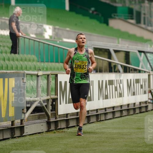 13.09.2026 - 21. swb-Marathon Bremen Michael Burmester http://msf.ph/oto/10427123 13.09.2026 10:17:52 Laufen im Stadion 10597, 12457, 12458, 13501, 13504, 13510, 13515, 13517, 13522, 13533, 13536, 13542, 13543, 13554, 13561, 13567, 13569, 13571, 13572, 13573, 13576, 13579, 13582, 13602, 13603, 13604, 13623, 13630, 13635, 13643, 13525 meine-sportfotos.de