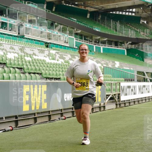 13.09.2026 - 21. swb-Marathon Bremen Michael Burmester http://msf.ph/oto/10427135 13.09.2026 10:50:47 Laufen im Stadion 10533, 10534, 10573, 10627, 10650, 10667, 10710, 11031, 11195, 11266, 11352, 11496, 11712, 11780, 11807, 12377, 12408, 12440, 12535, 10161, 10264, 10292, 10349, 10535, 10732, 10895, 10925, 10933, 10970, 11104, 11262, 11296, 11423, 11443, 11457, 11529, 11530, 11546, 11573, 11579, 11639, 11663, 11675, 11698, 11760, 12083, 12157, 12340, 12444, 12472 meine-sportfotos.de