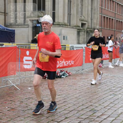 13.09.2026 - Kiel Lauf Yannick Fuchs http://msf.ph/oto/10427137 13.09.2026 11:05:56 Ziel 1111, 1359, 2959, 3475, 4058, 4148, 4153, 4392, 4764, 4980, 5187, 5229, 5526, 5756, 5925, 6307, 6823, 7942, 8295, 8323, 8452, 8879, 9016, 9279, 9757, 10557, 10830, 11049, 11218, 11372, 12133, 12356, 12646, 12647, 12649, 1491, 2365, 2959, 3122, 3352, 3421, 4148, 4153, 4764, 4979, 5526, 5888, 5909, 5954, 6162, 6668, 7899, 8334, 8498, 9480, 9589, 9747, 10133, 10386, 10557, 10599, 11049, 11160, 11618, 12012, 12233, 799, 824, 2781, 2782, 3618, 7045, 7452, 8163, 8400, 9781 meine-sportfotos.de