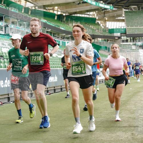 13.09.2026 - 21. swb-Marathon Bremen Michael Burmester http://msf.ph/oto/10427141 13.09.2026 13:02:24 Laufen im Stadion 150, 282, 318, 440, 531, 722, 930, 936, 946, 1006, 1014, 1067, 1163, 1250, 1436, 1448, 1460, 1582, 1611, 1896, 2033, 2047, 2062, 2276, 2292, 2345, 2364, 2370, 2378, 2421, 2491, 2513, 2561, 2627, 2638, 2666, 2668, 2779, 2900, 2987, 3013, 3044, 3114, 3135, 3163, 3164, 3187, 3248, 3258, 3294, 3334, 3372, 3374, 3375, 3392, 3460, 3496, 3526, 3527, 3576, 3585, 3603, 3667, 3721, 3806, 3852, 3893, 3938, 3970, 3983, 4000, 4077, 4133, 4506, 4558 meine-sportfotos.de
