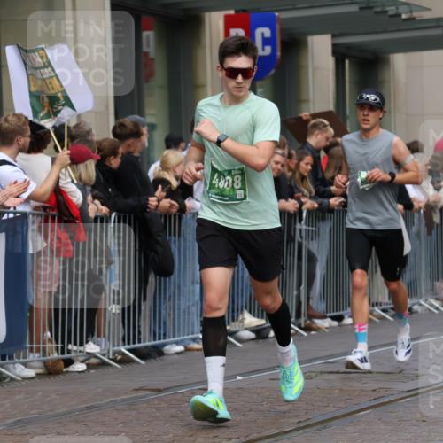 13.09.2026 - 21. swb-Marathon Bremen Strokosch-Dieckow http://msf.ph/oto/10427144 13.09.2026 13:07:00 Ziel 1540, 1863, 2706, 3043, 3118, 4743, 4808, 6053, 7636, 7876, 8060, 8098, 8467, 8980, 9927, 521, 749, 788, 1009, 3127, 3794, 3910, 3973, 4574, 5238, 6784, 6951, 8580, 8888, 9708 meine-sportfotos.de