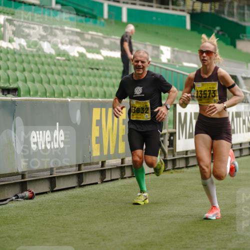 13.09.2026 - 21. swb-Marathon Bremen Michael Burmester http://msf.ph/oto/10427193 13.09.2026 10:17:58 Laufen im Stadion 10597, 12457, 12458, 13501, 13504, 13510, 13515, 13517, 13522, 13533, 13536, 13542, 13543, 13554, 13561, 13564, 13569, 13571, 13572, 13573, 13576, 13579, 13582, 13602, 13603, 13604, 13623, 13630, 13632, 13635, 13639, 13643, 13525 meine-sportfotos.de