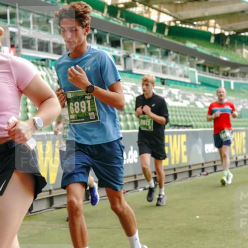 13.09.2026 - 21. swb-Marathon Bremen Michael Burmester http://msf.ph/oto/10427228 13.09.2026 13:02:26 Laufen im Stadion 150, 282, 318, 440, 531, 722, 930, 936, 946, 1006, 1014, 1067, 1163, 1250, 1436, 1448, 1460, 1582, 1611, 1896, 2033, 2047, 2062, 2276, 2292, 2345, 2364, 2370, 2378, 2421, 2491, 2513, 2561, 2627, 2638, 2666, 2668, 2779, 2900, 2987, 3013, 3044, 3114, 3135, 3163, 3164, 3187, 3248, 3258, 3294, 3334, 3372, 3374, 3375, 3392, 3460, 3496, 3526, 3527, 3576, 3585, 3603, 3667, 3721, 3806, 3852, 3893, 3938, 3970, 3983, 4000, 4077, 4133, 4506, 4558 meine-sportfotos.de