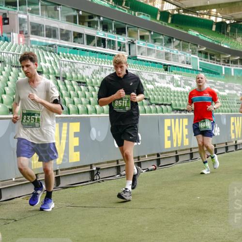 13.09.2026 - 21. swb-Marathon Bremen Michael Burmester http://msf.ph/oto/10427242 13.09.2026 13:02:27 Laufen im Stadion 150, 282, 318, 440, 531, 722, 930, 936, 946, 1006, 1014, 1067, 1163, 1250, 1436, 1448, 1460, 1582, 1611, 1896, 2033, 2047, 2062, 2276, 2292, 2345, 2364, 2370, 2378, 2421, 2491, 2513, 2561, 2627, 2638, 2666, 2668, 2779, 2900, 2987, 3013, 3044, 3114, 3135, 3163, 3164, 3187, 3248, 3258, 3294, 3334, 3372, 3374, 3375, 3392, 3460, 3496, 3526, 3527, 3576, 3585, 3603, 3667, 3721, 3806, 3852, 3893, 3938, 3970, 3983, 4000, 4077, 4133, 4506, 4558 meine-sportfotos.de