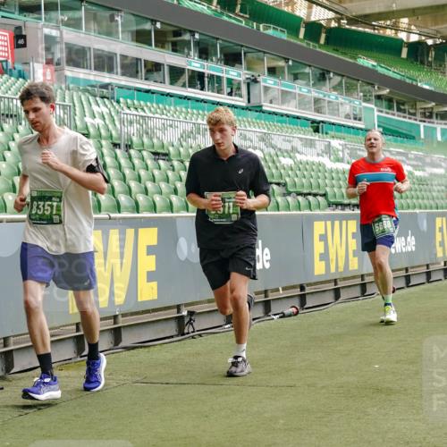 13.09.2026 - 21. swb-Marathon Bremen Michael Burmester http://msf.ph/oto/10427250 13.09.2026 13:02:27 Laufen im Stadion 150, 282, 318, 440, 531, 722, 930, 936, 946, 1006, 1014, 1067, 1163, 1250, 1436, 1448, 1460, 1582, 1611, 1896, 2033, 2047, 2062, 2276, 2292, 2345, 2364, 2370, 2378, 2421, 2491, 2513, 2561, 2627, 2638, 2666, 2668, 2779, 2900, 2987, 3013, 3044, 3114, 3135, 3163, 3164, 3187, 3248, 3258, 3294, 3334, 3372, 3374, 3375, 3392, 3460, 3496, 3526, 3527, 3576, 3585, 3603, 3667, 3721, 3806, 3852, 3893, 3938, 3970, 3983, 4000, 4077, 4133, 4506, 4558 meine-sportfotos.de