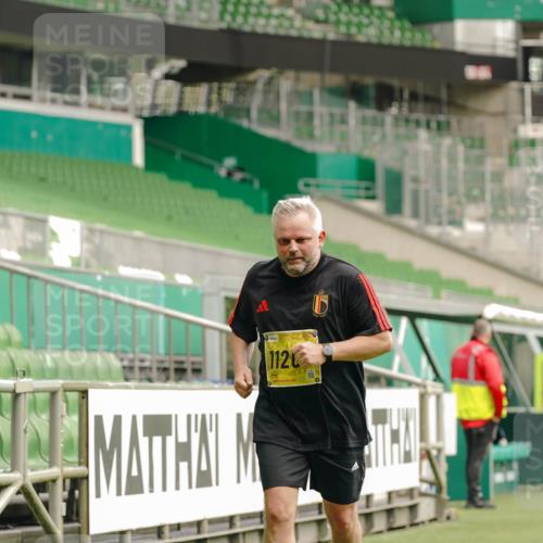 13.09.2026 - 21. swb-Marathon Bremen Michael Burmester http://msf.ph/oto/10427254 13.09.2026 10:51:05 Laufen im Stadion 10533, 10534, 10573, 10627, 10650, 10667, 10710, 10968, 11025, 11031, 11195, 11266, 11352, 11496, 11780, 11807, 12377, 12408, 12440, 12535, 12546, 10161, 10264, 10292, 10349, 10407, 10440, 10535, 10732, 10789, 10895, 10925, 10933, 10970, 11104, 11262, 11423, 11443, 11457, 11573, 11579, 11639, 11663, 11698, 12083, 12157, 12340, 12444, 12471, 12472, 12542, 12561 meine-sportfotos.de