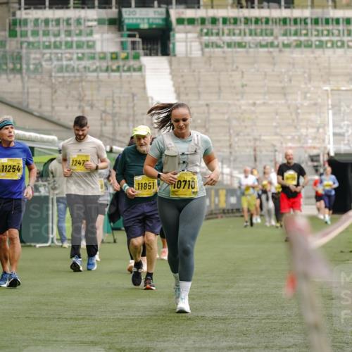 13.09.2026 - 21. swb-Marathon Bremen Michael Burmester http://msf.ph/oto/10427273 13.09.2026 10:51:26 Laufen im Stadion 10387, 10533, 10534, 10573, 10627, 10650, 10667, 10968, 11025, 11031, 11161, 11195, 11266, 11341, 11352, 11496, 11538, 11780, 11807, 12377, 12408, 12535, 12546, 10264, 10292, 10349, 10407, 10440, 10732, 10789, 10925, 10933, 11104, 11262, 11423, 11443, 11541, 11573, 11579, 11639, 11663, 11698, 11980, 12083, 12157, 12340, 12444, 12471, 12472, 12542, 12561 meine-sportfotos.de