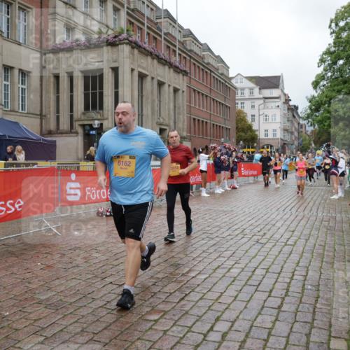 13.09.2026 - Kiel Lauf Yannick Fuchs http://msf.ph/oto/10427274 13.09.2026 11:06:12 Ziel 799, 824, 2781, 2782, 3618, 3966, 7045, 7452, 8163, 8400, 9781, 10143, 10329, 11028, 11029, 12048, 12686, 799, 1111, 1359, 2959, 3475, 3618, 4058, 4148, 4153, 4392, 4764, 4980, 5187, 5229, 5526, 5756, 5925, 6162, 6307, 6668, 6823, 7942, 8295, 8323, 8452, 8498, 8879, 9016, 9279, 9757, 10386, 10557, 10599, 10830, 11049, 11218, 11372, 12012, 12133, 12233, 12356, 12646, 12647, 12649, 219, 458, 560, 631, 710, 2179, 3201, 4095, 4614, 5141 meine-sportfotos.de