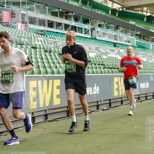 13.09.2026 - 21. swb-Marathon Bremen Michael Burmester http://msf.ph/oto/10427276 13.09.2026 13:02:27 Laufen im Stadion 150, 282, 318, 440, 531, 722, 930, 936, 946, 1006, 1014, 1067, 1163, 1250, 1436, 1448, 1460, 1582, 1611, 1896, 2033, 2047, 2062, 2276, 2292, 2345, 2364, 2370, 2378, 2421, 2491, 2513, 2561, 2627, 2638, 2666, 2668, 2779, 2900, 2987, 3013, 3044, 3114, 3135, 3163, 3164, 3187, 3248, 3258, 3294, 3334, 3372, 3374, 3375, 3392, 3460, 3496, 3526, 3527, 3576, 3585, 3603, 3667, 3721, 3806, 3852, 3893, 3938, 3970, 3983, 4000, 4077, 4133, 4506, 4558 meine-sportfotos.de
