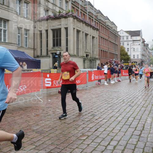 13.09.2026 - Kiel Lauf Yannick Fuchs http://msf.ph/oto/10427280 13.09.2026 11:06:13 Ziel 824, 2781, 2782, 3201, 3966, 4095, 7045, 7452, 8163, 8400, 9781, 10143, 10329, 10537, 11028, 11029, 12048, 12686, 799, 1111, 1359, 2959, 3475, 3618, 4058, 4148, 4153, 4392, 4764, 4980, 5187, 5229, 5526, 5756, 5925, 6162, 6307, 6668, 6823, 7045, 7452, 7942, 8295, 8323, 8452, 8498, 8879, 9016, 9279, 9757, 10386, 10557, 10830, 11049, 11218, 11372, 12012, 12048, 12133, 12233, 12356, 12646, 12647, 12649, 219, 458, 560, 631, 710, 2179, 4614, 5141 meine-sportfotos.de