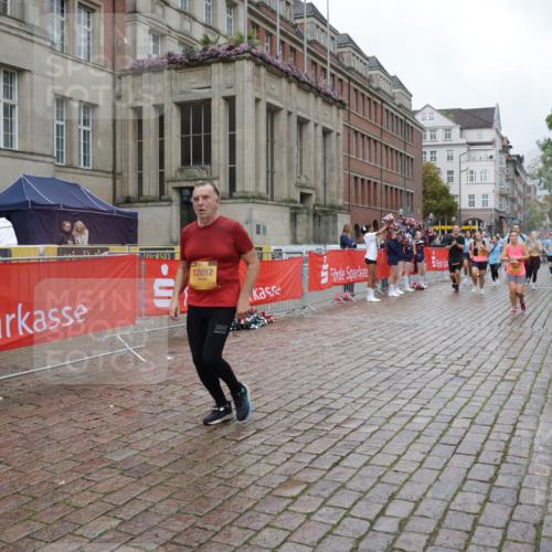 13.09.2026 - Kiel Lauf Yannick Fuchs http://msf.ph/oto/10427285 13.09.2026 11:06:13 Ziel 824, 2781, 2782, 3201, 3966, 4095, 7045, 7452, 8163, 8400, 9781, 10143, 10329, 10537, 11028, 11029, 12048, 12686, 799, 1111, 1359, 2959, 3475, 3618, 4058, 4148, 4153, 4392, 4764, 4980, 5187, 5229, 5526, 5756, 5925, 6162, 6307, 6668, 6823, 7045, 7452, 7942, 8295, 8323, 8452, 8498, 8879, 9016, 9279, 9757, 10386, 10557, 10830, 11049, 11218, 11372, 12012, 12048, 12133, 12233, 12356, 12646, 12647, 12649, 219, 458, 560, 631, 710, 2179, 4614, 5141 meine-sportfotos.de