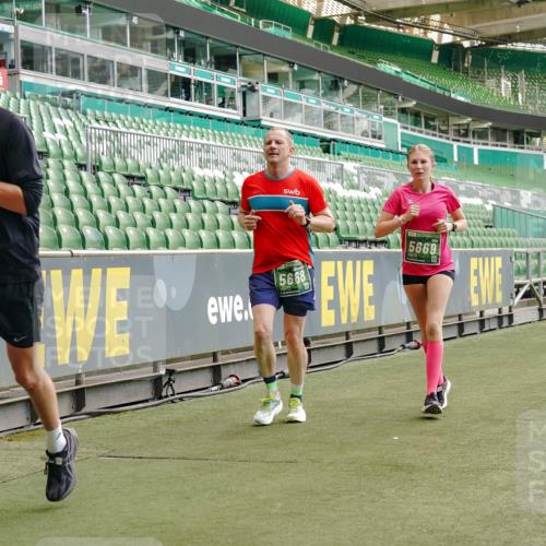 13.09.2026 - 21. swb-Marathon Bremen Michael Burmester http://msf.ph/oto/10427290 13.09.2026 13:02:28 Laufen im Stadion 150, 282, 318, 440, 531, 722, 930, 936, 946, 1006, 1014, 1067, 1163, 1250, 1436, 1448, 1460, 1582, 1611, 1896, 2033, 2047, 2062, 2276, 2292, 2345, 2364, 2370, 2378, 2421, 2491, 2513, 2561, 2627, 2638, 2666, 2668, 2779, 2900, 2987, 3013, 3044, 3114, 3135, 3163, 3164, 3187, 3248, 3258, 3294, 3334, 3372, 3374, 3375, 3392, 3460, 3496, 3526, 3527, 3576, 3585, 3603, 3667, 3721, 3806, 3852, 3893, 3938, 3970, 3983, 4000, 4077, 4133, 4506, 4558 meine-sportfotos.de