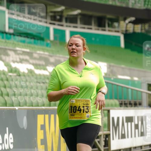 13.09.2026 - 21. swb-Marathon Bremen Michael Burmester http://msf.ph/oto/10427292 13.09.2026 10:51:28 Laufen im Stadion 10387, 10533, 10534, 10573, 10627, 10650, 10667, 10967, 10968, 11025, 11031, 11161, 11195, 11266, 11341, 11352, 11496, 11538, 11780, 11807, 12377, 12408, 12535, 12546, 10264, 10292, 10349, 10407, 10440, 10732, 10789, 10925, 10933, 11104, 11262, 11423, 11443, 11541, 11639, 11663, 11698, 11980, 12083, 12157, 12340, 12444, 12471, 12472, 12542, 12561 meine-sportfotos.de