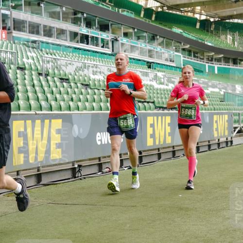 13.09.2026 - 21. swb-Marathon Bremen Michael Burmester http://msf.ph/oto/10427295 13.09.2026 13:02:28 Laufen im Stadion 150, 282, 318, 440, 531, 722, 930, 936, 946, 1006, 1014, 1067, 1163, 1250, 1436, 1448, 1460, 1582, 1611, 1896, 2033, 2047, 2062, 2276, 2292, 2345, 2364, 2370, 2378, 2421, 2491, 2513, 2561, 2627, 2638, 2666, 2668, 2779, 2900, 2987, 3013, 3044, 3114, 3135, 3163, 3164, 3187, 3248, 3258, 3294, 3334, 3372, 3374, 3375, 3392, 3460, 3496, 3526, 3527, 3576, 3585, 3603, 3667, 3721, 3806, 3852, 3893, 3938, 3970, 3983, 4000, 4077, 4133, 4506, 4558 meine-sportfotos.de
