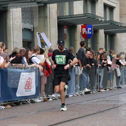 13.09.2026 - 21. swb-Marathon Bremen Strokosch-Dieckow http://msf.ph/oto/10427299 13.09.2026 13:07:08 Ziel 819, 1863, 2135, 2706, 3043, 3118, 4743, 4808, 5570, 7803, 8060, 8098, 8467, 8611, 8980, 9035, 521, 749, 1540, 3127, 3794, 3973, 4574, 6053, 7636, 7876, 8580, 8888, 9708, 9927 meine-sportfotos.de