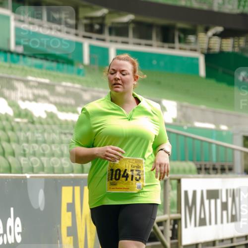 13.09.2026 - 21. swb-Marathon Bremen Michael Burmester http://msf.ph/oto/10427301 13.09.2026 10:51:28 Laufen im Stadion 10387, 10533, 10534, 10573, 10627, 10650, 10667, 10967, 10968, 11025, 11031, 11161, 11195, 11266, 11341, 11352, 11496, 11538, 11780, 11807, 12377, 12408, 12535, 12546, 10264, 10292, 10349, 10407, 10440, 10732, 10789, 10925, 10933, 11104, 11262, 11423, 11443, 11541, 11639, 11663, 11698, 11980, 12083, 12157, 12340, 12444, 12471, 12472, 12542, 12561 meine-sportfotos.de