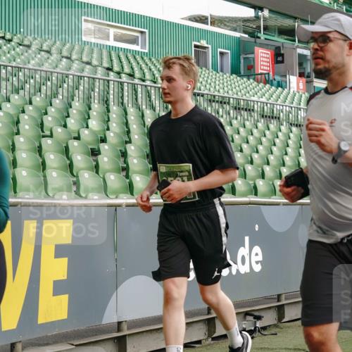 13.09.2026 - 21. swb-Marathon Bremen Michael Burmester http://msf.ph/oto/10427320 13.09.2026 13:25:41 Laufen im Stadion 202, 213, 294, 505, 530, 543, 548, 645, 723, 752, 815, 818, 966, 1283, 1410, 1443, 1459, 1463, 1473, 1487, 1491, 1504, 1515, 1530, 1561, 1618, 1744, 1828, 1830, 1953, 2058, 2059, 2095, 2211, 2267, 2271, 2298, 2308, 2312, 2323, 2354, 2382, 2384, 2483, 2497, 2506, 2508, 2554, 2558, 2576, 2591, 2592, 2644, 2656, 2675, 2752, 2762, 2817, 2833, 2878, 2896, 2970, 2981, 3005, 3047, 3062, 3097, 3142, 3172, 3211, 3259, 3298, 3306, 3329, 3359, 3381, 3390, 3433, 3629 meine-sportfotos.de
