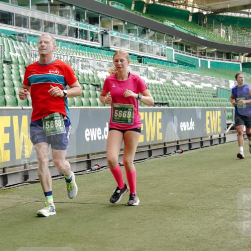 13.09.2026 - 21. swb-Marathon Bremen Michael Burmester http://msf.ph/oto/10427324 13.09.2026 13:02:29 Laufen im Stadion 150, 282, 318, 440, 531, 722, 930, 936, 946, 1006, 1014, 1067, 1163, 1250, 1436, 1448, 1460, 1582, 1611, 1896, 2033, 2047, 2062, 2276, 2292, 2345, 2364, 2370, 2378, 2421, 2491, 2513, 2627, 2638, 2666, 2668, 2779, 2900, 2987, 3013, 3044, 3114, 3135, 3163, 3164, 3187, 3248, 3258, 3294, 3334, 3360, 3372, 3374, 3375, 3392, 3460, 3496, 3526, 3527, 3576, 3585, 3603, 3667, 3721, 3806, 3852, 3893, 3938, 3970, 3983, 4000, 4077, 4133, 4506, 4558 meine-sportfotos.de