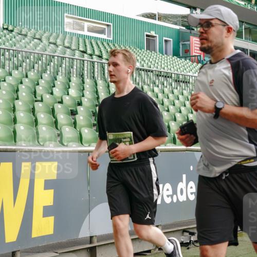 13.09.2026 - 21. swb-Marathon Bremen Michael Burmester http://msf.ph/oto/10427325 13.09.2026 13:25:41 Laufen im Stadion 202, 213, 294, 505, 530, 543, 548, 645, 723, 752, 815, 818, 966, 1283, 1410, 1443, 1459, 1463, 1473, 1487, 1491, 1504, 1515, 1530, 1561, 1618, 1744, 1828, 1830, 1953, 2058, 2059, 2095, 2211, 2267, 2271, 2298, 2308, 2312, 2323, 2354, 2382, 2384, 2483, 2497, 2506, 2508, 2554, 2558, 2576, 2591, 2592, 2644, 2656, 2675, 2752, 2762, 2817, 2833, 2878, 2896, 2970, 2981, 3005, 3047, 3062, 3097, 3142, 3172, 3211, 3259, 3298, 3306, 3329, 3359, 3381, 3390, 3433, 3629 meine-sportfotos.de
