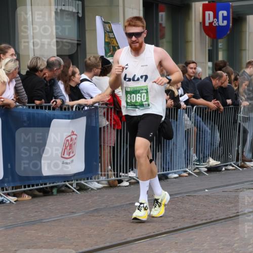 13.09.2026 - 21. swb-Marathon Bremen Strokosch-Dieckow http://msf.ph/oto/10427336 13.09.2026 13:07:11 Ziel 819, 2135, 2706, 3043, 3118, 4743, 4808, 4990, 5570, 5976, 7803, 8060, 8098, 8467, 8611, 8980, 9035, 749, 1540, 1863, 3794, 3973, 6053, 7636, 7876, 8888, 8980, 9708, 9927 meine-sportfotos.de