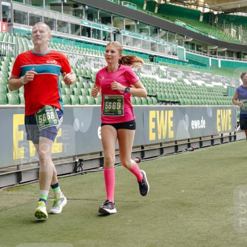 13.09.2026 - 21. swb-Marathon Bremen Michael Burmester http://msf.ph/oto/10427350 13.09.2026 13:02:29 Laufen im Stadion 150, 282, 318, 440, 531, 722, 930, 936, 946, 1006, 1014, 1067, 1163, 1250, 1436, 1448, 1460, 1582, 1611, 1896, 2033, 2047, 2062, 2276, 2292, 2345, 2364, 2370, 2378, 2421, 2491, 2513, 2627, 2638, 2666, 2668, 2779, 2900, 2987, 3013, 3044, 3114, 3135, 3163, 3164, 3187, 3248, 3258, 3294, 3334, 3360, 3372, 3374, 3375, 3392, 3460, 3496, 3526, 3527, 3576, 3585, 3603, 3667, 3721, 3806, 3852, 3893, 3938, 3970, 3983, 4000, 4077, 4133, 4506, 4558 meine-sportfotos.de