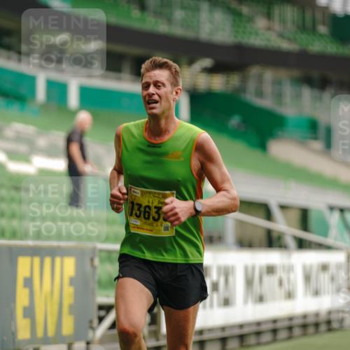 13.09.2026 - 21. swb-Marathon Bremen Michael Burmester http://msf.ph/oto/10427370 13.09.2026 10:18:06 Laufen im Stadion 12457, 12458, 13504, 13510, 13517, 13522, 13533, 13534, 13536, 13542, 13543, 13554, 13561, 13564, 13569, 13571, 13572, 13573, 13576, 13579, 13582, 13599, 13602, 13603, 13604, 13618, 13623, 13630, 13632, 13638, 13639, 13643, 13525 meine-sportfotos.de