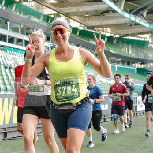 13.09.2026 - 21. swb-Marathon Bremen Michael Burmester http://msf.ph/oto/10427416 13.09.2026 13:25:44 Laufen im Stadion 202, 213, 294, 505, 530, 543, 548, 645, 723, 815, 818, 966, 1077, 1283, 1410, 1443, 1459, 1463, 1473, 1487, 1491, 1504, 1515, 1530, 1561, 1618, 1744, 1828, 1830, 1953, 2058, 2059, 2095, 2211, 2267, 2271, 2298, 2308, 2312, 2323, 2354, 2382, 2384, 2497, 2506, 2508, 2554, 2558, 2576, 2591, 2592, 2644, 2656, 2675, 2752, 2762, 2817, 2833, 2878, 2896, 2970, 2981, 3005, 3047, 3062, 3097, 3142, 3172, 3211, 3259, 3298, 3306, 3329, 3359, 3381, 3390, 3433, 3629 meine-sportfotos.de