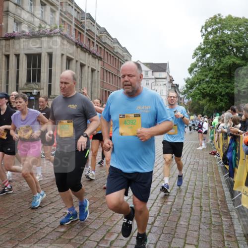 13.09.2026 - Kiel Lauf Yannick Fuchs http://msf.ph/oto/10427454 13.09.2026 11:06:33 Ziel 219, 560, 805, 3712, 4312, 4421, 4614, 5141, 7008, 7664, 9022, 9182, 9830, 10497, 10545, 11900, 12188, 12195, 458, 560, 631, 710, 799, 824, 1111, 1359, 2179, 2781, 2782, 3201, 3618, 3966, 4095, 4392, 4614, 4980, 5187, 5229, 5403, 5435, 6124, 6125, 6307, 6754, 7045, 7452, 7942, 8163, 8295, 8299, 8400, 8429, 8452, 9781, 10143, 10329, 10497, 10537, 10830, 10841, 11028, 11029, 11218, 11372, 12048, 12133, 12356, 12646, 12647, 12686, 2041, 3213, 6931, 7145, 8029, 8822, 9467 meine-sportfotos.de