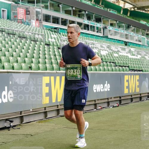 13.09.2026 - 21. swb-Marathon Bremen Michael Burmester http://msf.ph/oto/10427464 13.09.2026 13:02:34 Laufen im Stadion 150, 282, 440, 531, 722, 762, 930, 936, 940, 946, 1006, 1014, 1067, 1163, 1250, 1436, 1448, 1460, 1582, 1611, 1896, 2033, 2047, 2062, 2276, 2292, 2345, 2364, 2378, 2421, 2491, 2513, 2638, 2666, 2668, 2779, 2900, 2987, 3013, 3044, 3114, 3135, 3163, 3164, 3187, 3248, 3258, 3294, 3334, 3360, 3372, 3374, 3375, 3392, 3460, 3496, 3526, 3527, 3576, 3585, 3603, 3667, 3721, 3806, 3852, 3893, 3938, 3970, 3983, 4000, 4077, 4133, 4506, 4558 meine-sportfotos.de