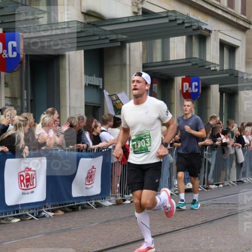 13.09.2026 - 21. swb-Marathon Bremen Strokosch-Dieckow http://msf.ph/oto/10427475 13.09.2026 13:07:21 Ziel 819, 969, 2135, 4732, 4852, 4990, 5570, 5976, 7558, 7803, 8060, 8467, 8611, 8737, 9035, 9356, 1540, 1863, 2706, 3043, 3118, 3794, 3973, 4743, 4808, 6053, 7636, 7876, 8098, 8980, 9708, 9927 meine-sportfotos.de