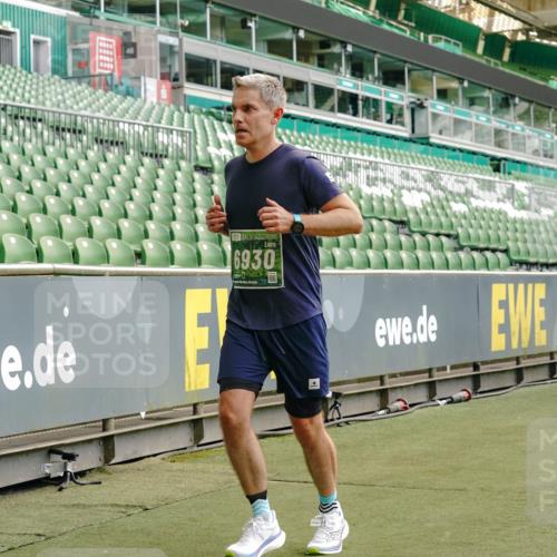 13.09.2026 - 21. swb-Marathon Bremen Michael Burmester http://msf.ph/oto/10427478 13.09.2026 13:02:34 Laufen im Stadion 150, 282, 440, 531, 722, 762, 930, 936, 940, 946, 1006, 1014, 1067, 1163, 1250, 1436, 1448, 1460, 1582, 1611, 1896, 2033, 2047, 2062, 2276, 2292, 2345, 2364, 2378, 2421, 2491, 2513, 2638, 2666, 2668, 2779, 2900, 2987, 3013, 3044, 3114, 3135, 3163, 3164, 3187, 3248, 3258, 3294, 3334, 3360, 3372, 3374, 3375, 3392, 3460, 3496, 3526, 3527, 3576, 3585, 3603, 3667, 3721, 3806, 3852, 3893, 3938, 3970, 3983, 4000, 4077, 4133, 4506, 4558 meine-sportfotos.de