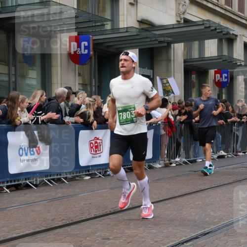 13.09.2026 - 21. swb-Marathon Bremen Strokosch-Dieckow http://msf.ph/oto/10427485 13.09.2026 13:07:21 Ziel 819, 969, 2135, 4732, 4852, 4990, 5570, 5976, 7558, 7803, 8060, 8467, 8611, 8737, 9035, 9356, 1540, 1863, 2706, 3043, 3118, 3794, 3973, 4743, 4808, 6053, 7636, 7876, 8098, 8980, 9708, 9927 meine-sportfotos.de