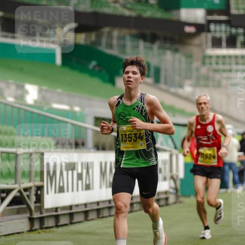 13.09.2026 - 21. swb-Marathon Bremen Michael Burmester http://msf.ph/oto/10427502 13.09.2026 10:18:14 Laufen im Stadion 12457, 12458, 13504, 13510, 13517, 13522, 13533, 13534, 13536, 13542, 13543, 13554, 13561, 13564, 13569, 13571, 13572, 13573, 13576, 13579, 13582, 13599, 13602, 13603, 13604, 13618, 13622, 13623, 13630, 13632, 13638, 13639, 13643, 13525, 13627 meine-sportfotos.de