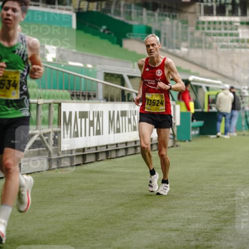 13.09.2026 - 21. swb-Marathon Bremen Michael Burmester http://msf.ph/oto/10427514 13.09.2026 10:18:15 Laufen im Stadion 12457, 12458, 13504, 13510, 13517, 13522, 13533, 13534, 13536, 13542, 13543, 13550, 13554, 13561, 13564, 13569, 13571, 13572, 13573, 13576, 13579, 13581, 13582, 13599, 13602, 13603, 13604, 13618, 13622, 13623, 13630, 13632, 13638, 13639, 13643, 13525, 13627 meine-sportfotos.de