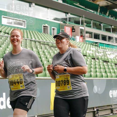 13.09.2026 - 21. swb-Marathon Bremen Michael Burmester http://msf.ph/oto/10427518 13.09.2026 10:51:44 Laufen im Stadion 10387, 10533, 10534, 10573, 10650, 10967, 10968, 11017, 11025, 11161, 11195, 11266, 11341, 11352, 11444, 11496, 11538, 11807, 12377, 12408, 12535, 12546, 10264, 10292, 10407, 10413, 10440, 10732, 10754, 10789, 10925, 11104, 11262, 11423, 11443, 11541, 11663, 11698, 11980, 12083, 12157, 12340, 12444, 12471, 12472, 12542, 12561 meine-sportfotos.de