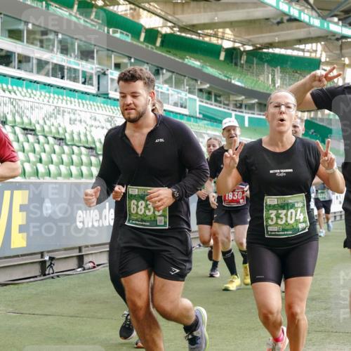 13.09.2026 - 21. swb-Marathon Bremen Michael Burmester http://msf.ph/oto/10427522 13.09.2026 13:25:47 Laufen im Stadion 202, 213, 294, 505, 530, 543, 645, 723, 815, 818, 966, 1077, 1283, 1410, 1443, 1459, 1463, 1473, 1487, 1491, 1504, 1515, 1530, 1561, 1618, 1744, 1828, 1830, 1953, 2058, 2059, 2095, 2211, 2267, 2271, 2298, 2308, 2312, 2323, 2354, 2382, 2384, 2497, 2506, 2508, 2554, 2558, 2576, 2591, 2592, 2644, 2656, 2675, 2752, 2762, 2817, 2833, 2878, 2896, 2965, 2970, 2981, 3005, 3047, 3062, 3097, 3142, 3172, 3211, 3259, 3298, 3306, 3329, 3359, 3381, 3390, 3433, 3629 meine-sportfotos.de