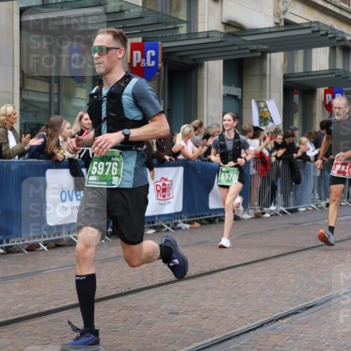 13.09.2026 - 21. swb-Marathon Bremen Strokosch-Dieckow http://msf.ph/oto/10427602 13.09.2026 13:07:25 Ziel 819, 969, 2135, 4732, 4852, 4990, 5570, 5976, 7558, 7803, 8467, 8611, 8737, 9035, 9356, 1540, 1863, 2706, 3043, 3118, 4743, 4808, 6053, 7636, 7876, 8060, 8098, 8467, 8980, 9927 meine-sportfotos.de