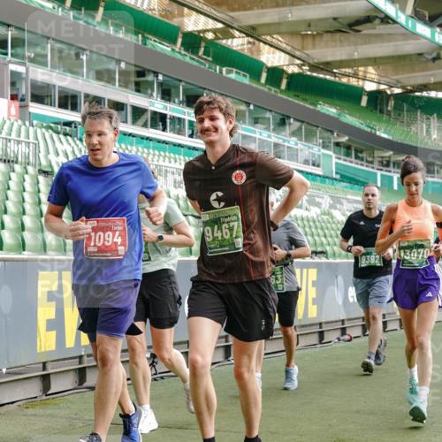 13.09.2026 - 21. swb-Marathon Bremen Michael Burmester http://msf.ph/oto/10427613 13.09.2026 13:25:51 Laufen im Stadion 202, 213, 294, 505, 530, 543, 645, 723, 815, 818, 833, 966, 1077, 1283, 1410, 1443, 1459, 1463, 1473, 1487, 1491, 1504, 1515, 1530, 1561, 1618, 1744, 1828, 1830, 1953, 2058, 2059, 2095, 2211, 2267, 2271, 2273, 2298, 2308, 2323, 2354, 2382, 2384, 2428, 2497, 2506, 2508, 2554, 2558, 2576, 2591, 2592, 2644, 2656, 2675, 2752, 2762, 2817, 2833, 2878, 2896, 2965, 2970, 2981, 3005, 3047, 3062, 3097, 3142, 3172, 3211, 3259, 3298, 3306, 3329, 3359, 3390, 3433, 3629 meine-sportfotos.de