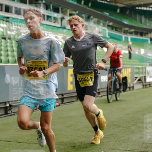 13.09.2026 - 21. swb-Marathon Bremen Michael Burmester http://msf.ph/oto/10427645 13.09.2026 10:18:24 Laufen im Stadion 11652, 12457, 12458, 13504, 13510, 13522, 13533, 13534, 13536, 13543, 13550, 13554, 13561, 13564, 13569, 13571, 13572, 13573, 13576, 13579, 13581, 13582, 13599, 13602, 13603, 13604, 13618, 13622, 13630, 13632, 13638, 13639, 13643, 13525, 13627 meine-sportfotos.de