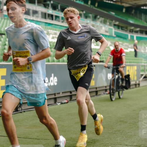 13.09.2026 - 21. swb-Marathon Bremen Michael Burmester http://msf.ph/oto/10427653 13.09.2026 10:18:24 Laufen im Stadion 11652, 12457, 12458, 13504, 13510, 13522, 13533, 13534, 13536, 13543, 13550, 13554, 13561, 13564, 13569, 13571, 13572, 13573, 13576, 13579, 13581, 13582, 13599, 13602, 13603, 13604, 13618, 13622, 13630, 13632, 13638, 13639, 13643, 13525, 13627 meine-sportfotos.de