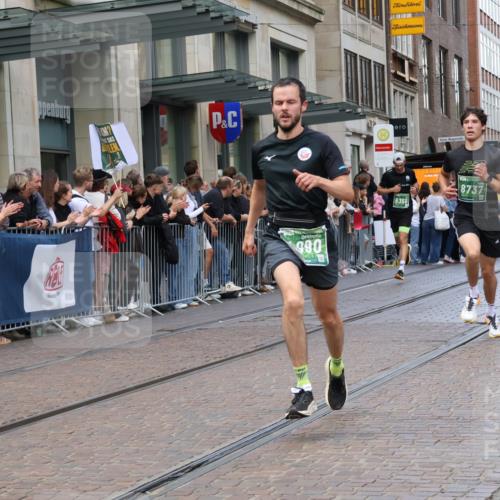13.09.2026 - 21. swb-Marathon Bremen Strokosch-Dieckow http://msf.ph/oto/10427655 13.09.2026 13:07:28 Ziel 819, 969, 2135, 4732, 4852, 4990, 5570, 5976, 7558, 7803, 8611, 8737, 9035, 9356, 13160, 1540, 1863, 2706, 3043, 3118, 4743, 4808, 6053, 7636, 7876, 8060, 8098, 8467, 8980, 9927 meine-sportfotos.de