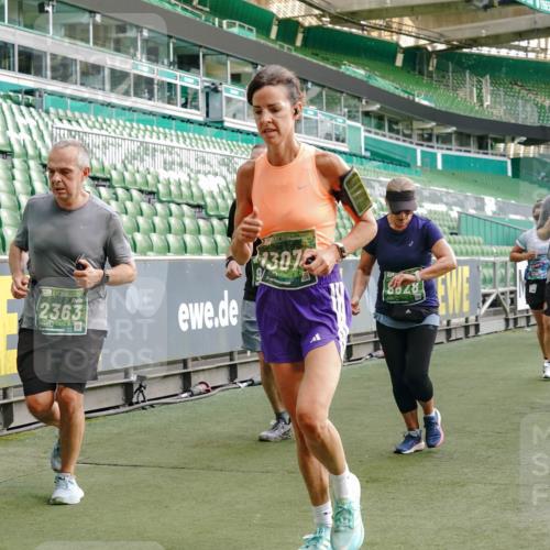 13.09.2026 - 21. swb-Marathon Bremen Michael Burmester http://msf.ph/oto/10427660 13.09.2026 13:25:52 Laufen im Stadion 202, 213, 294, 505, 530, 543, 645, 723, 815, 818, 833, 966, 1077, 1283, 1410, 1443, 1459, 1463, 1473, 1487, 1491, 1504, 1515, 1530, 1561, 1618, 1744, 1828, 1830, 1953, 2058, 2059, 2211, 2267, 2271, 2273, 2298, 2308, 2354, 2382, 2384, 2428, 2497, 2506, 2508, 2554, 2558, 2576, 2591, 2592, 2644, 2656, 2675, 2752, 2762, 2817, 2833, 2878, 2896, 2965, 2970, 2981, 3005, 3047, 3062, 3097, 3142, 3172, 3211, 3259, 3298, 3306, 3329, 3359, 3390, 3433, 3629 meine-sportfotos.de