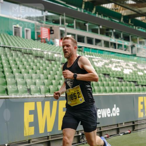 13.09.2026 - 21. swb-Marathon Bremen Michael Burmester http://msf.ph/oto/10427667 13.09.2026 10:18:33 Laufen im Stadion 10475, 11481, 11652, 12457, 12458, 13504, 13522, 13533, 13534, 13536, 13543, 13550, 13554, 13561, 13564, 13569, 13571, 13572, 13573, 13576, 13581, 13582, 13599, 13602, 13603, 13604, 13618, 13622, 13630, 13632, 13638, 13639, 13643, 13525, 13627 meine-sportfotos.de