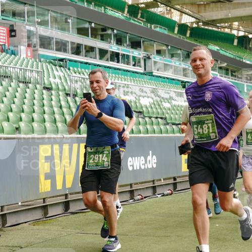 13.09.2026 - 21. swb-Marathon Bremen Michael Burmester http://msf.ph/oto/10427694 13.09.2026 13:02:40 Laufen im Stadion 150, 282, 531, 596, 722, 762, 930, 936, 940, 946, 1006, 1014, 1067, 1163, 1250, 1436, 1448, 1458, 1460, 1582, 1611, 1896, 2033, 2047, 2062, 2276, 2292, 2345, 2364, 2378, 2421, 2491, 2513, 2625, 2638, 2666, 2668, 2779, 2900, 2934, 2987, 3013, 3044, 3114, 3135, 3163, 3164, 3187, 3248, 3258, 3294, 3334, 3360, 3372, 3374, 3392, 3460, 3496, 3510, 3526, 3527, 3576, 3585, 3597, 3603, 3667, 3721, 3806, 3846, 3852, 3859, 3893, 3938, 3970, 3983, 4000, 4077, 4133, 4506, 4558 meine-sportfotos.de