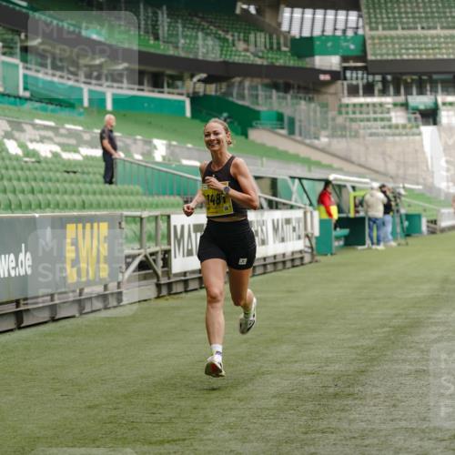 13.09.2026 - 21. swb-Marathon Bremen Michael Burmester http://msf.ph/oto/10427703 13.09.2026 10:18:36 Laufen im Stadion 10475, 11481, 11652, 12457, 12458, 13504, 13522, 13533, 13534, 13536, 13541, 13543, 13550, 13554, 13561, 13564, 13569, 13571, 13572, 13573, 13576, 13581, 13582, 13599, 13602, 13603, 13604, 13618, 13622, 13630, 13632, 13638, 13639, 13643, 13525, 13627 meine-sportfotos.de