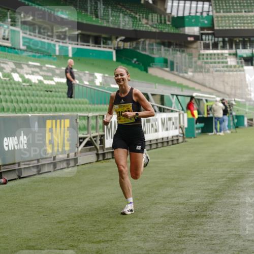 13.09.2026 - 21. swb-Marathon Bremen Michael Burmester http://msf.ph/oto/10427708 13.09.2026 10:18:36 Laufen im Stadion 10475, 11481, 11652, 12457, 12458, 13504, 13522, 13533, 13534, 13536, 13541, 13543, 13550, 13554, 13561, 13564, 13569, 13571, 13572, 13573, 13576, 13581, 13582, 13599, 13602, 13603, 13604, 13618, 13622, 13630, 13632, 13638, 13639, 13643, 13525, 13627 meine-sportfotos.de