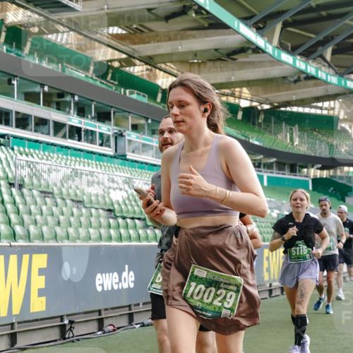 13.09.2026 - 21. swb-Marathon Bremen Michael Burmester http://msf.ph/oto/10427716 13.09.2026 13:25:55 Laufen im Stadion 202, 213, 294, 390, 505, 530, 543, 645, 723, 815, 818, 833, 966, 1077, 1283, 1410, 1443, 1459, 1473, 1487, 1491, 1504, 1515, 1530, 1561, 1618, 1744, 1828, 1830, 1953, 2058, 2059, 2211, 2267, 2271, 2273, 2298, 2308, 2354, 2382, 2384, 2428, 2497, 2506, 2508, 2554, 2558, 2576, 2591, 2592, 2644, 2656, 2675, 2752, 2762, 2817, 2833, 2878, 2896, 2965, 2970, 2981, 3005, 3047, 3062, 3084, 3097, 3142, 3172, 3211, 3259, 3306, 3329, 3359, 3390, 3433, 3629 meine-sportfotos.de